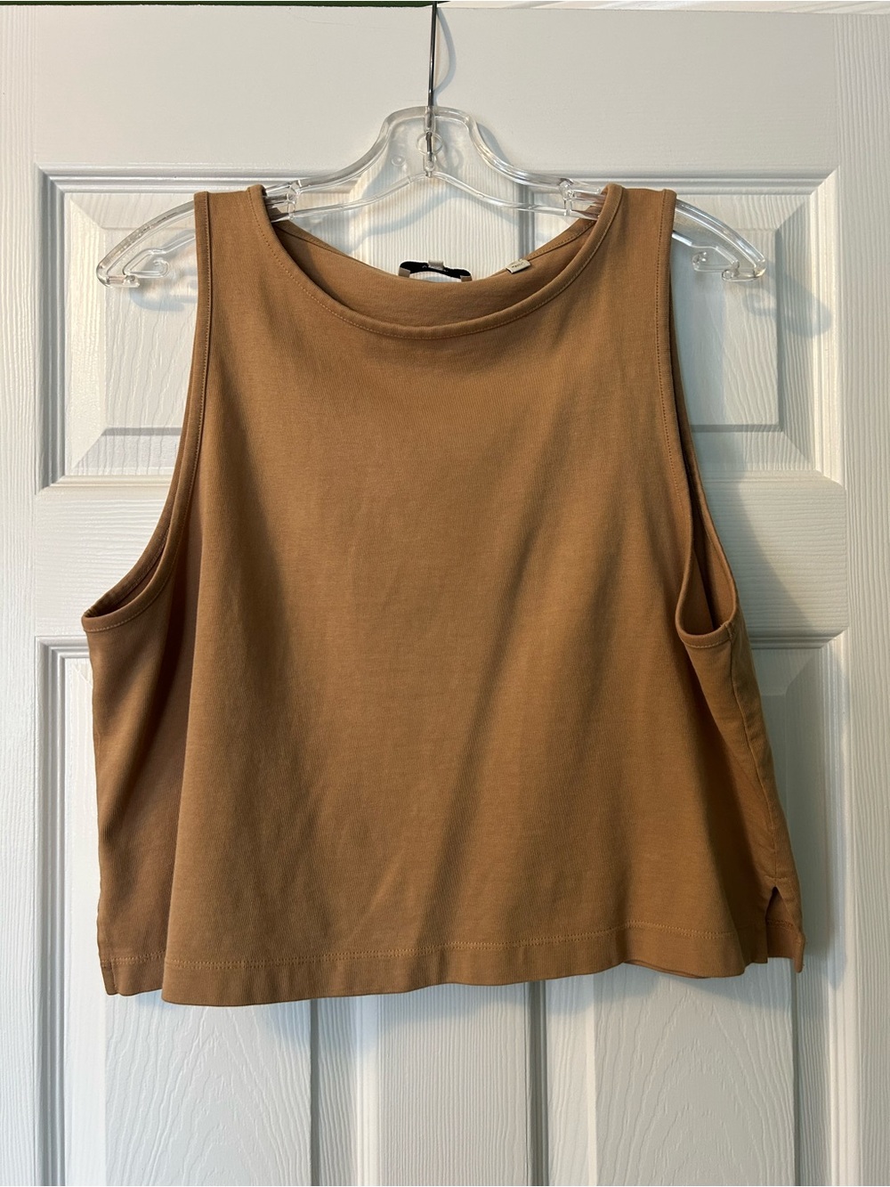 Vince boatneck Women's Sleeveless Crop Tank Top - Tan